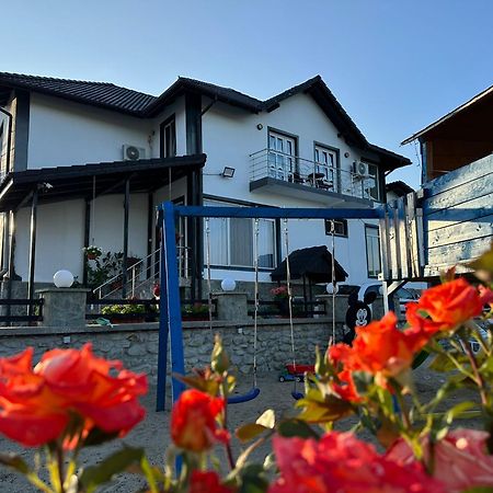 Casa dintre munti Hotel Novaci Străini Exterior foto