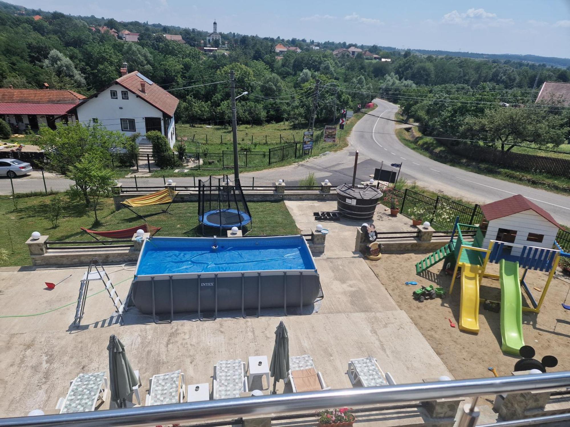 Casa dintre munti Hotel Novaci Străini Exterior foto