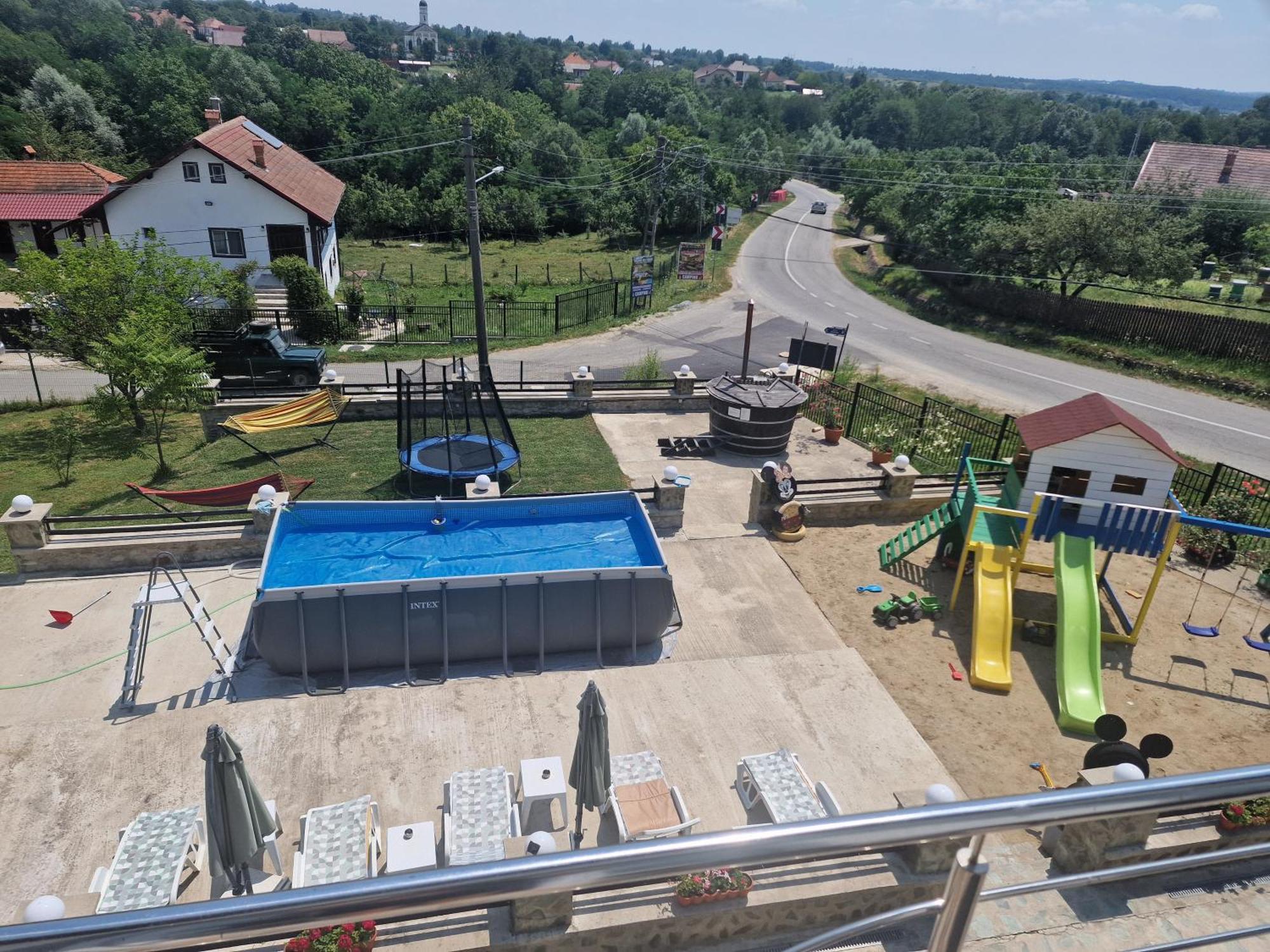Casa dintre munti Hotel Novaci Străini Exterior foto