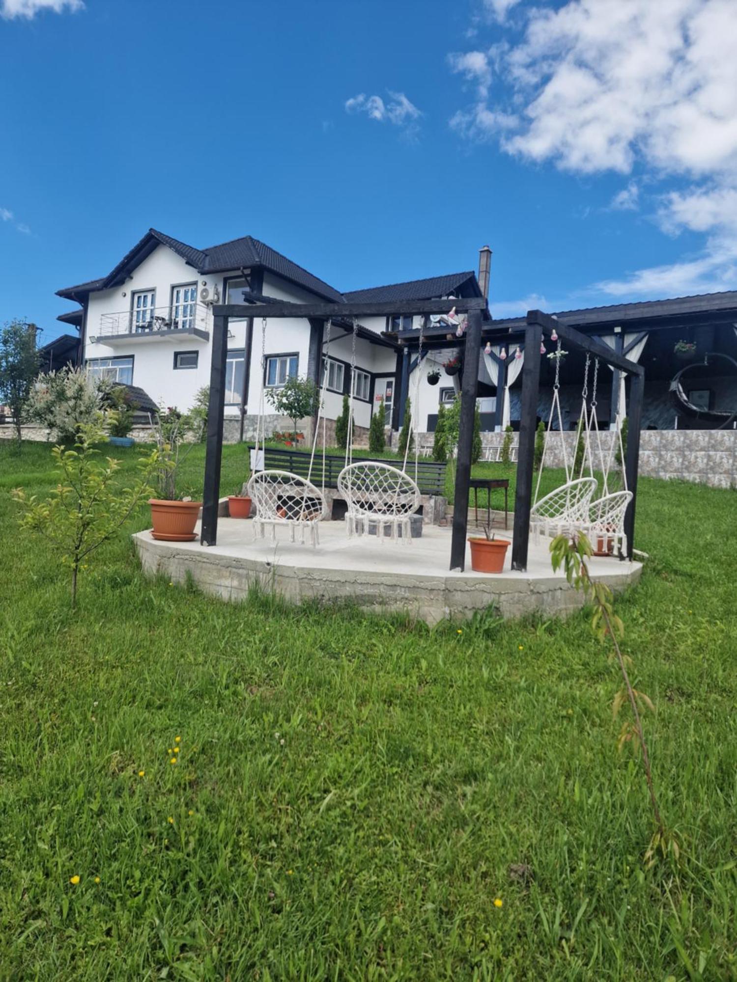 Casa dintre munti Hotel Novaci Străini Exterior foto