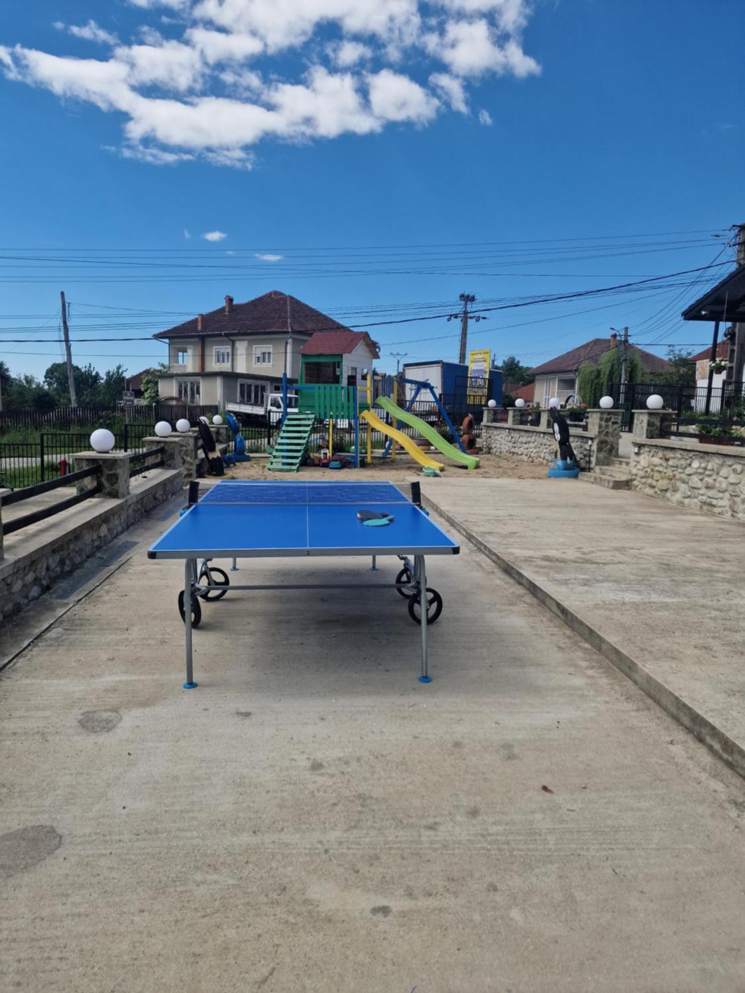 Casa dintre munti Hotel Novaci Străini Exterior foto