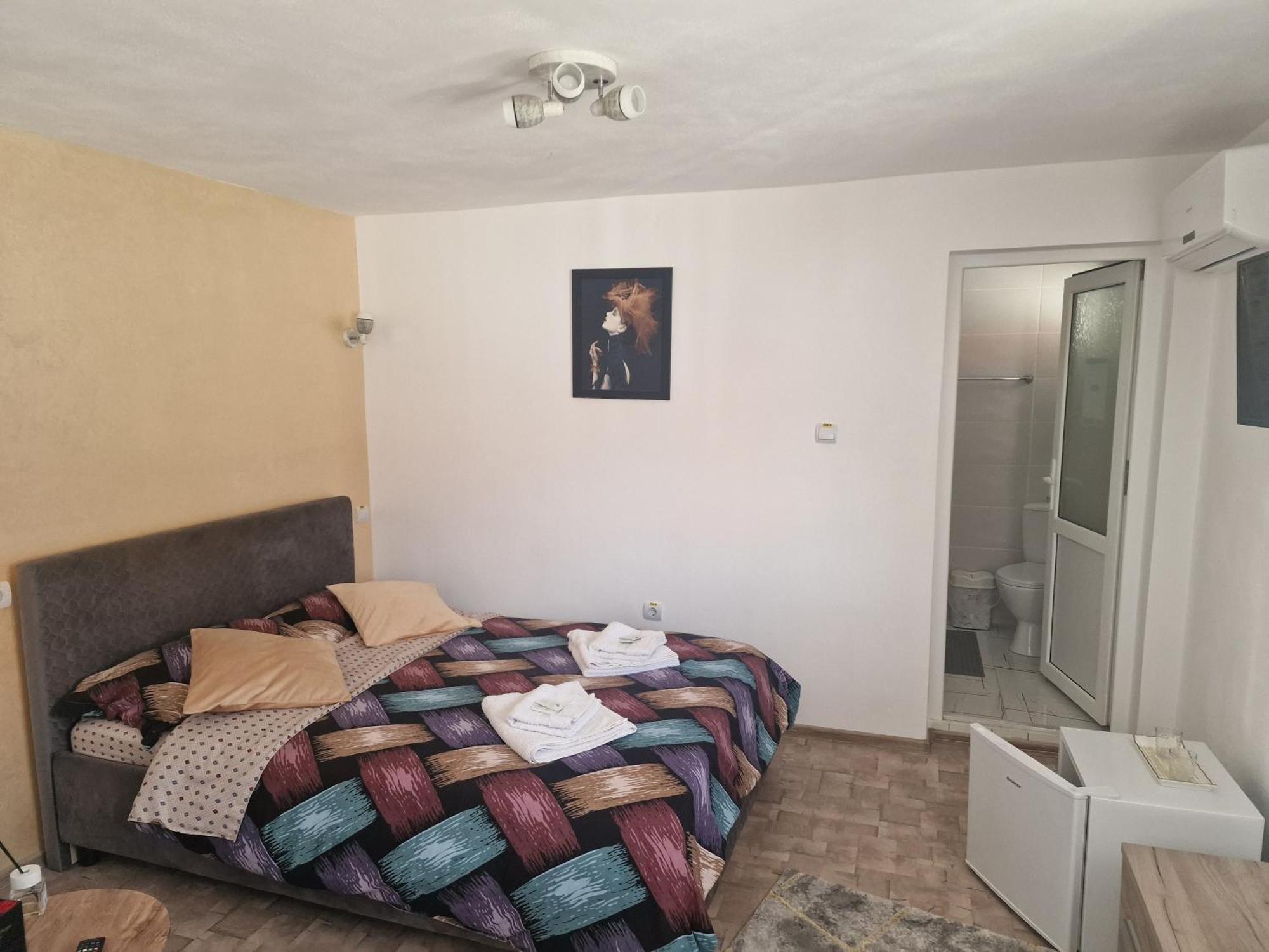 Casa dintre munti Hotel Novaci Străini Cameră foto