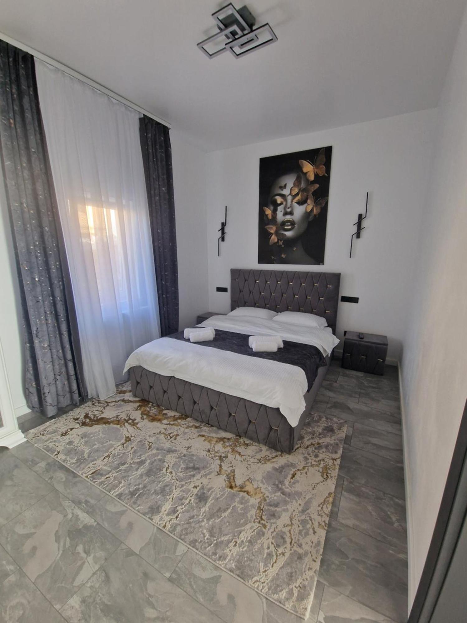 Casa dintre munti Hotel Novaci Străini Cameră foto