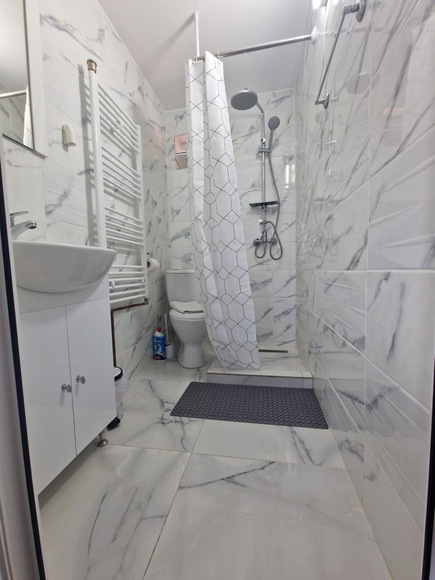 Casa dintre munti Hotel Novaci Străini Cameră foto
