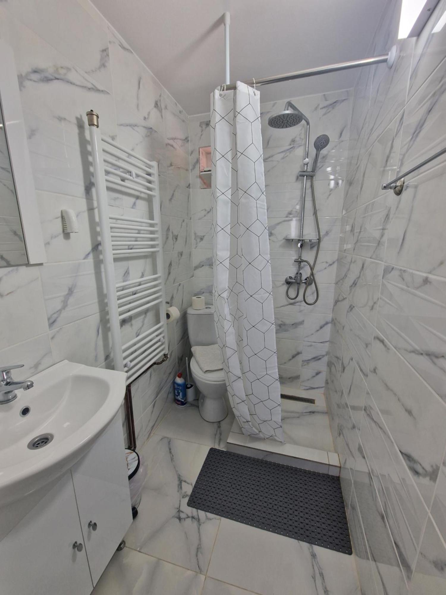 Casa dintre munti Hotel Novaci Străini Cameră foto