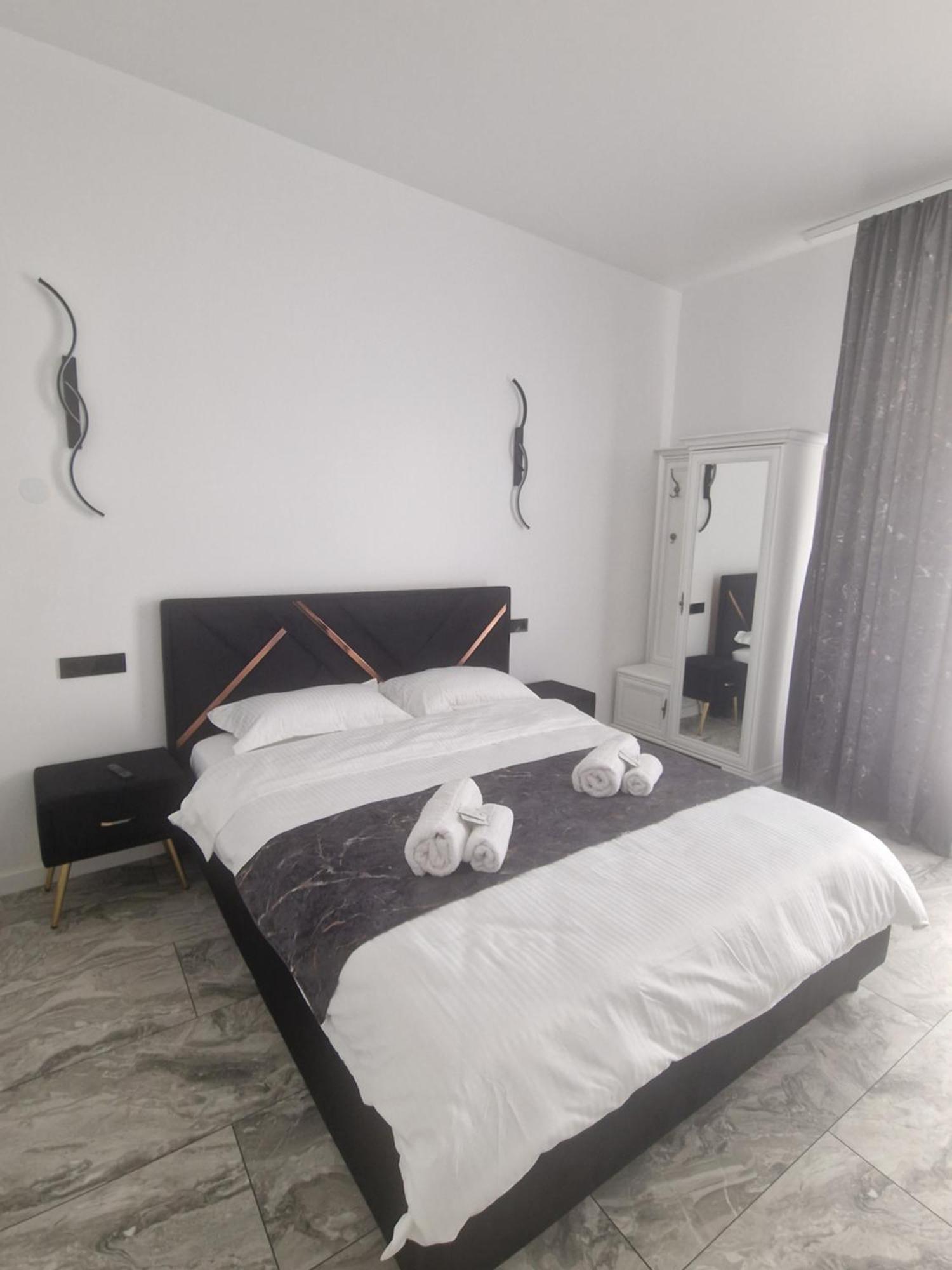 Casa dintre munti Hotel Novaci Străini Exterior foto